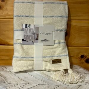 Koolaburra BY UGG -Hart Boucle Woven Throw New